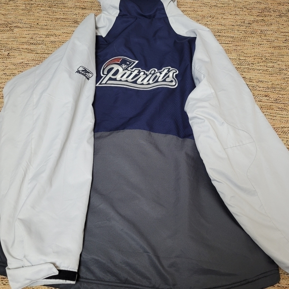 VINTAGE 90s New England Patriots Warm Jacket NFL REEBOK - Picture 2 of 13